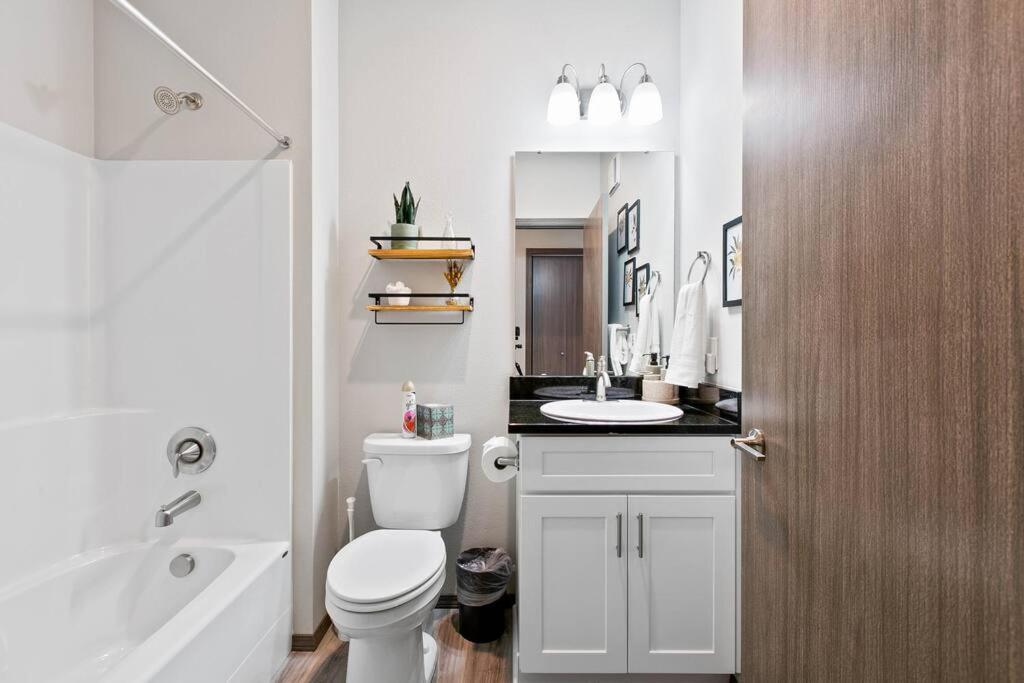 Appartamento Full Ada Unit - 2 Bed 2 Bath Unit Near Downtown Spokane Esterno foto